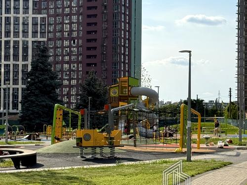 квартира за адресою Віктора Некрасова вул. (Північно-Сирецька), 12-А