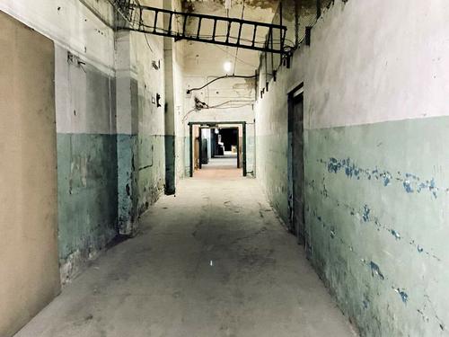 комерційна за адресою Якова Гніздовського вул. (Магнітогорська), 1