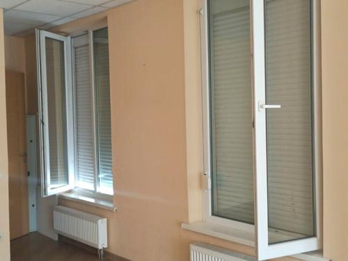 комерційна за адресою Вахтанга Кікабідзе вул. (Булгакова), 12