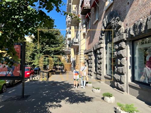 квартира за адресою Заньковецької вул., 7