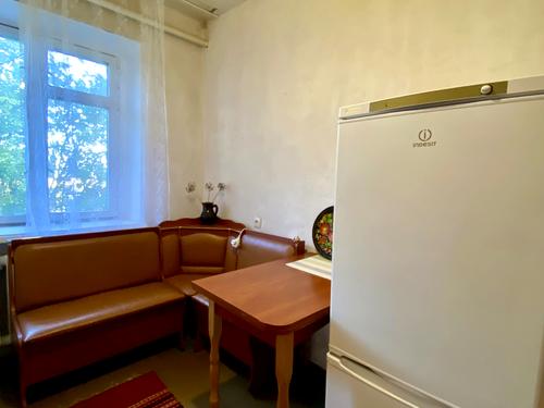 квартира за адресою Високовольтна вул., 10