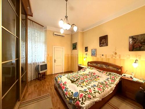 квартира за адресою Ярослава Стецька вул., 8
