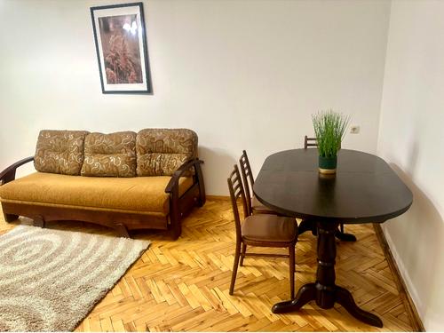 квартира за адресою Володимира Великого вул. (Артема), 73