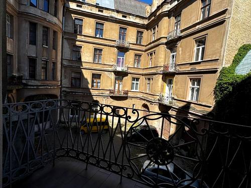 квартира за адресою Генерала Петра Григоренка пл. (Перемоги), 5