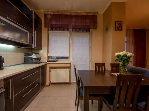 квартира за адресою Ромашкова вул., 10а