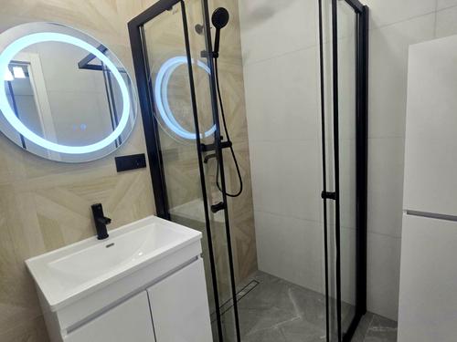 квартира за адресою Залізнична вул., 8