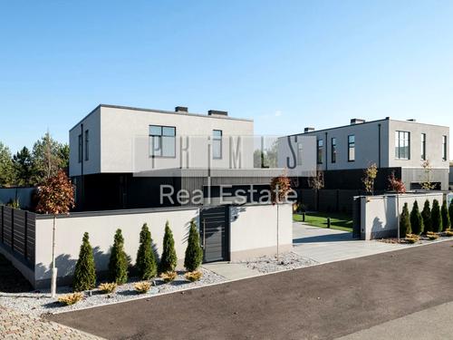 квартира за адресою зарічна, 3