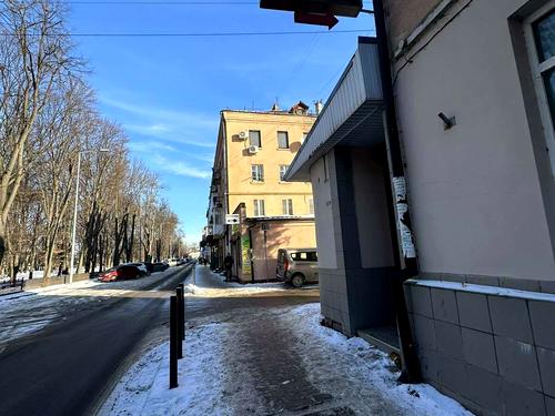 комерційна за адресою Військових Ветеранів, 4