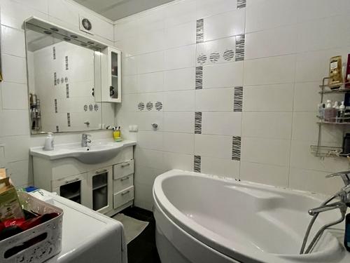 квартира по адресу Героев Крут ул. (Терешковой), 52