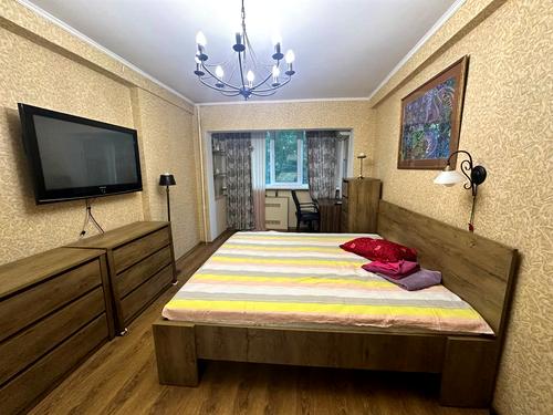 квартира за адресою Мілютенка вул., 18