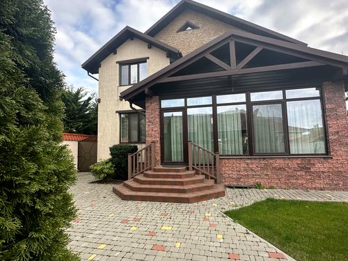 будинок за адресою Центральна вул., 72