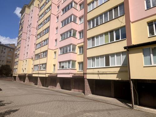 паркомісце за адресою Тролейбусна вул., 24