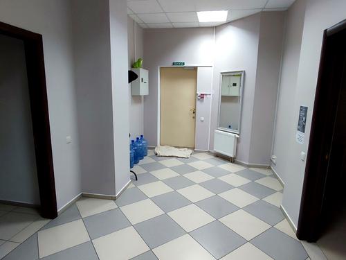 комерційна за адресою Кловський узвіз, 7a