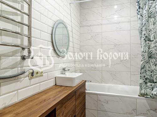 квартира за адресою Миру вул., 6