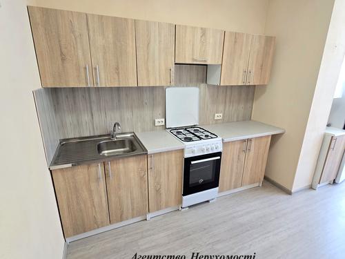 квартира за адресою Братська вул., 12