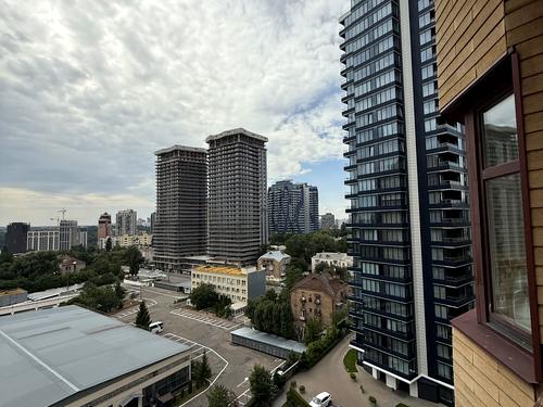 квартира по адресу Евгения Коновальца ул. (Щорса), 32-А