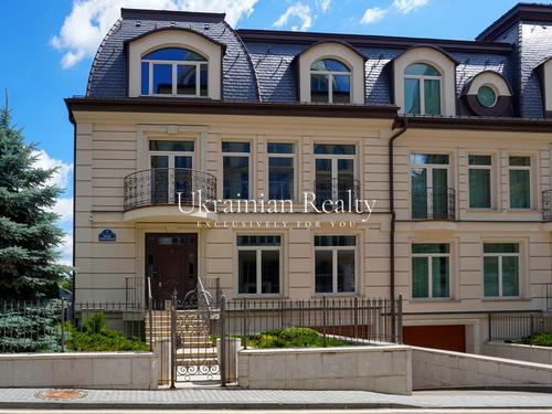 комерційна за адресою Новоселицька вул., 7