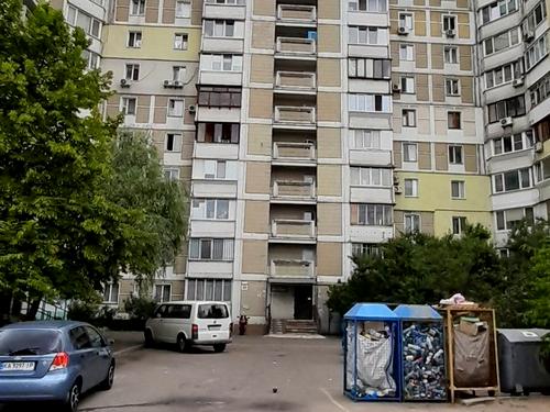квартира за адресою Ревуцького вул., 44