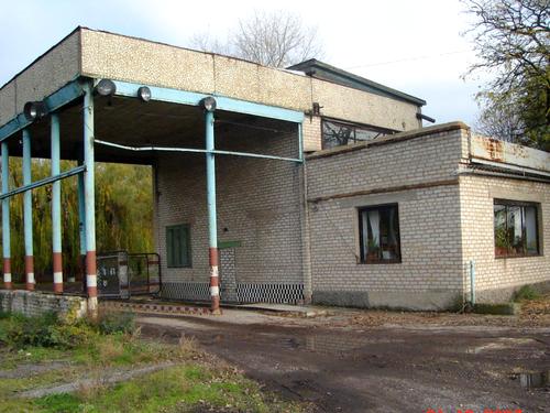 комерційна за адресою Каманіна, 1