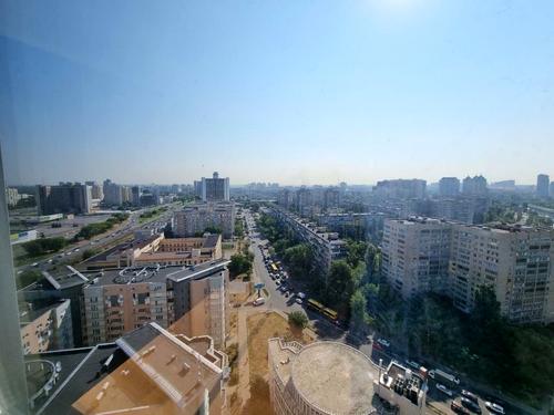 комерційна за адресою Раїси Окіпної вул., 10-А
