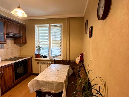 квартира за адресою Грушевського вул., 27
