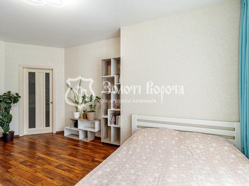 квартира за адресою Миру вул., 6