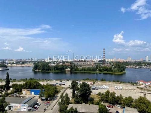 комерційна за адресою Почайнинська вул., 70