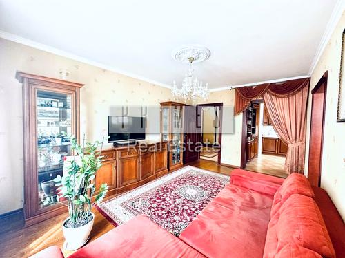 квартира за адресою Анни Ахматової вул., 28