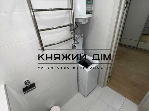 квартира по адресу Ревуцкого ул., 40-Б