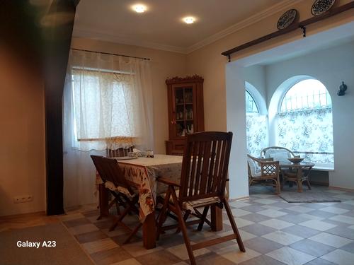 будинок за адресою с. Гута-Межигірська, садова