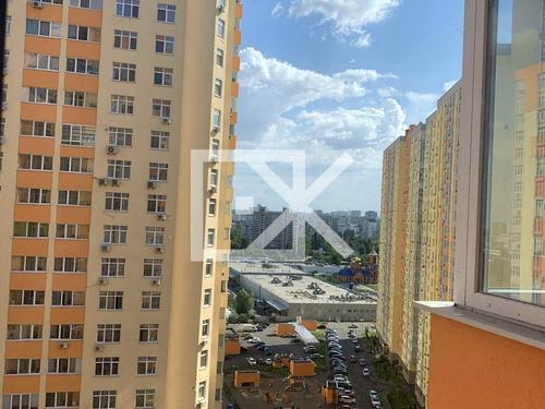квартира за адресою Сім'ї Кульженків вул. (Петра Дегтяренка), 37