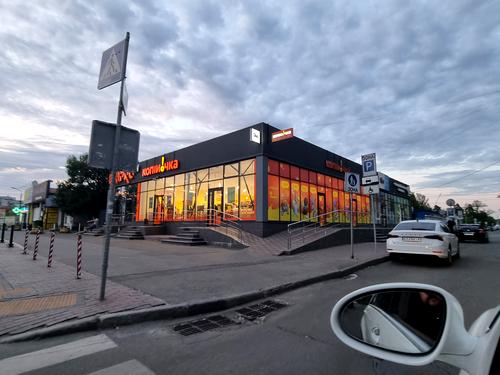 комерційна за адресою Гетьмана Павла Полуботка вул. (Попудренка), 20