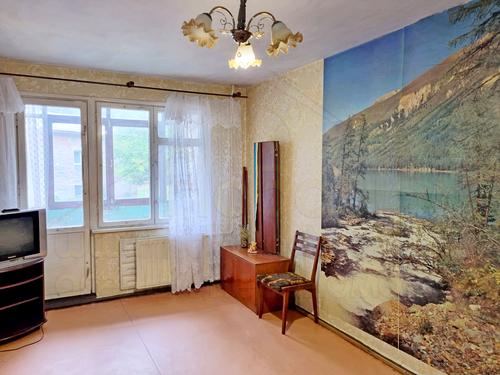 квартира за адресою Космонавтів вул., 12