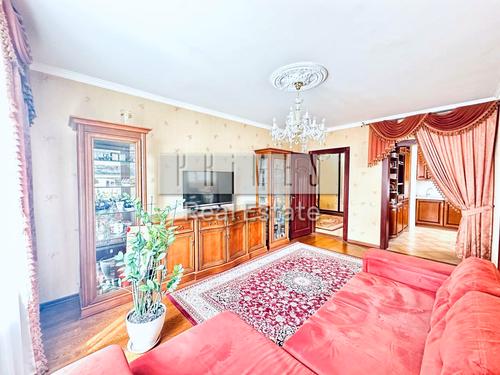квартира за адресою Анни Ахматової вул., 28