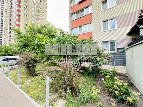 квартира за адресою Анни Ахматової вул., 28