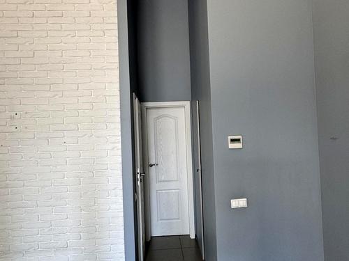 комерційна за адресою Андрія Верхогляда вул. (Михайла Драгомирова), 3