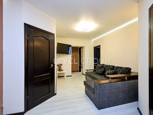 квартира за адресою Ревуцького вул., 5