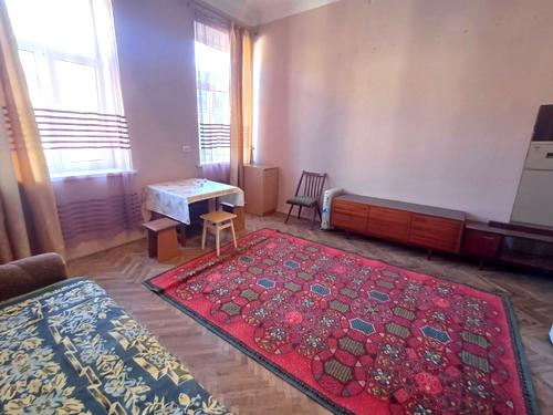 квартира за адресою Підзамче вул., 6