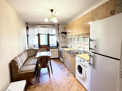 квартира за адресою Академіка Корольова вул., 104