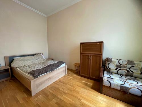 квартира за адресою Святого Теодора пл., 4