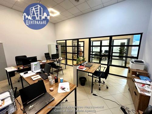 комерційна за адресою Нагірна вул., 7