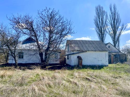 будинок за адресою с. Фесюри, Центральна