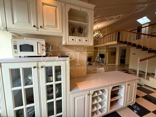 квартира за адресою Панаса Мирного вул., 8