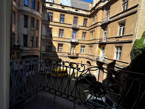 квартира за адресою Генерала Петра Григоренка пл. (Перемоги), 5