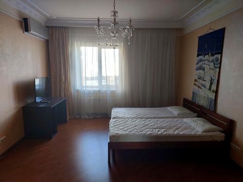 квартира за адресою В'ячеслава Чорновола вул., 25