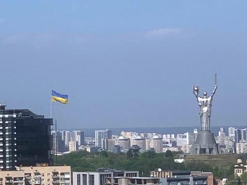 комерційна за адресою Андрія Верхогляда вул. (Михайла Драгомирова), 2-А