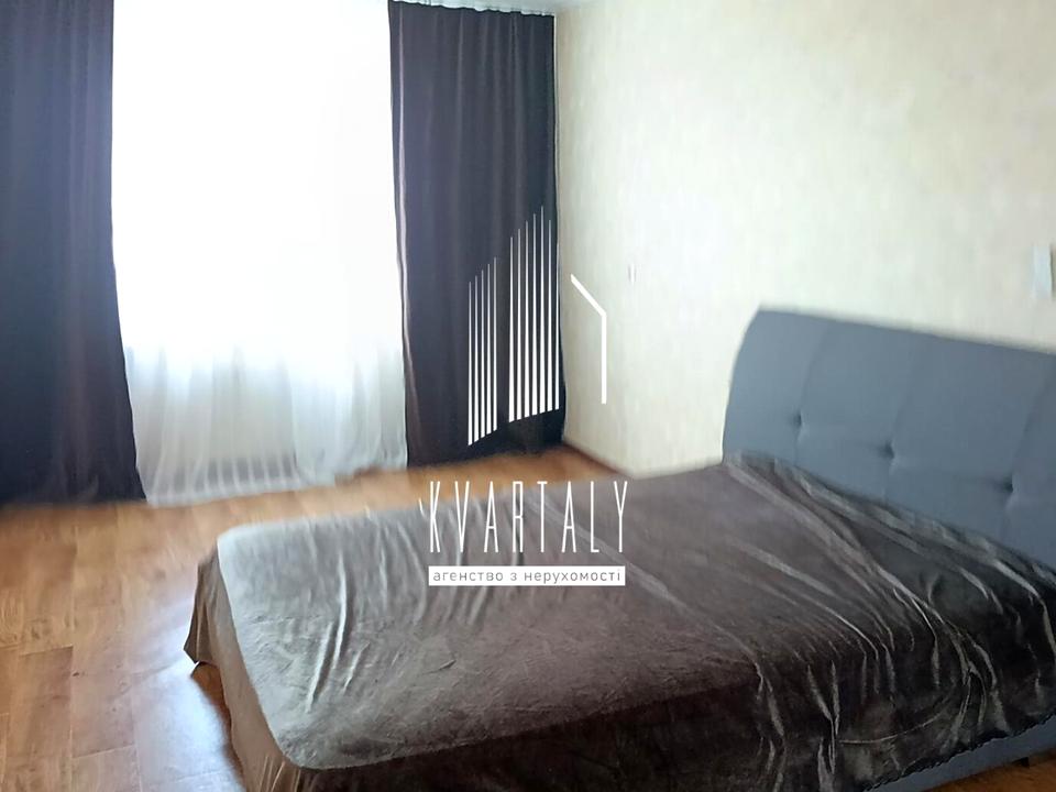 1840521111854117