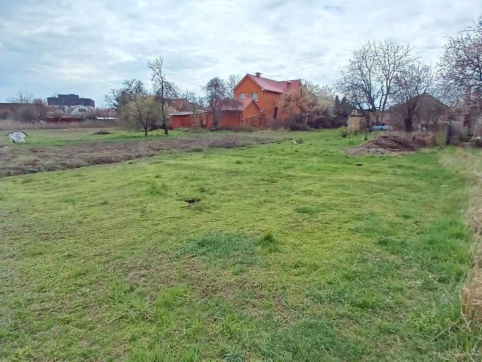 1835353977203176