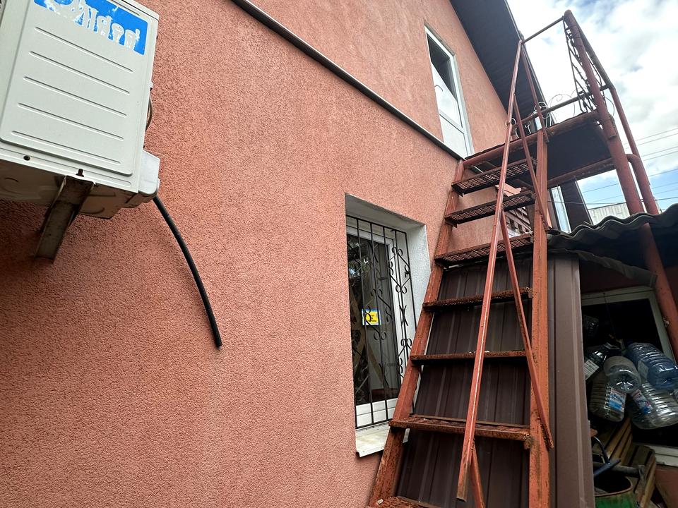1836112287800374