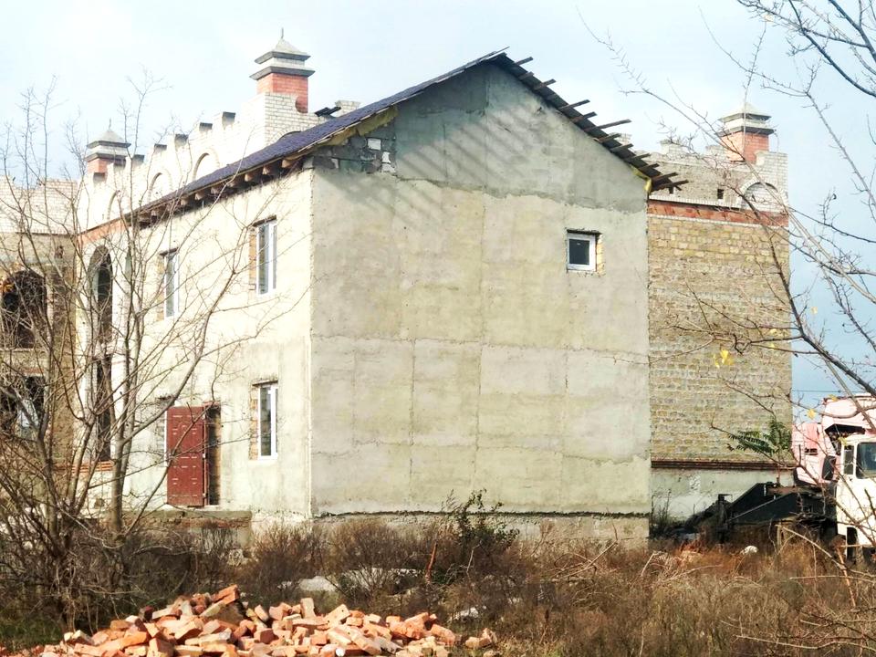 1840433807964376